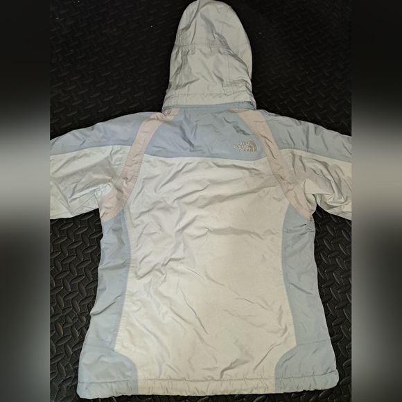The north face hyvent girls jacket - Picture 8 of 12